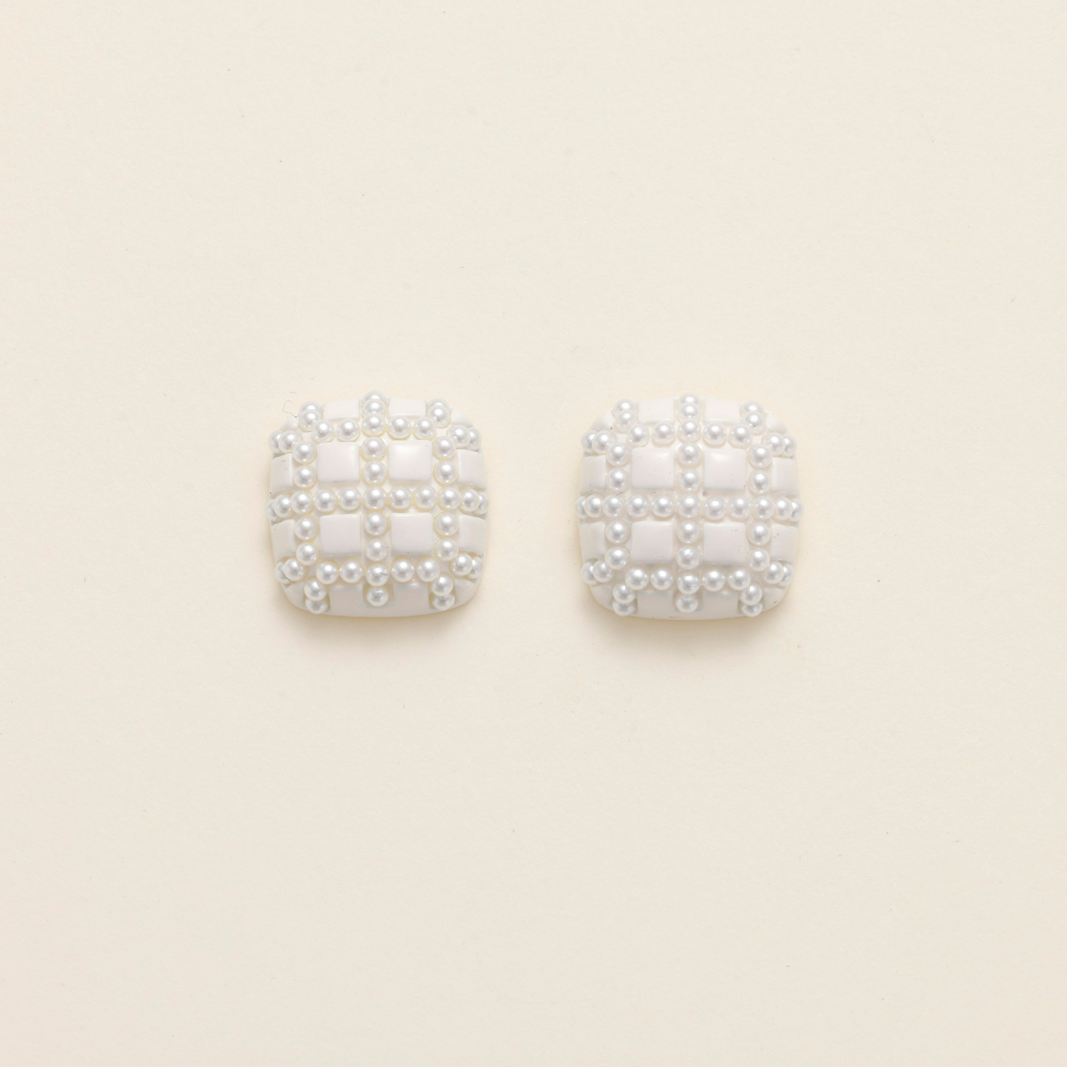 Puff Grid pearl stud earrings