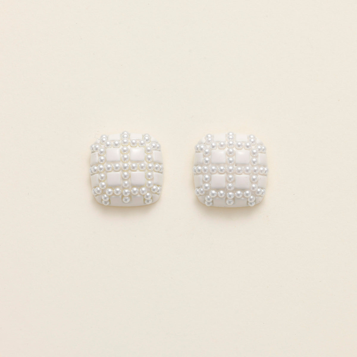 Puff Grid pearl stud earrings